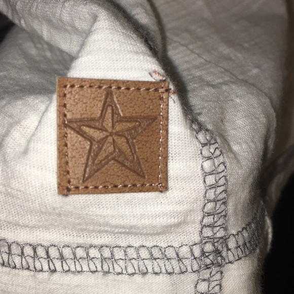 Rustic. Earth button t shirt - Picture 3 of 7